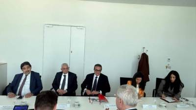 وزير الصحة يلتقي رئيس شركة سيرفيه لبحث توطين صناعة أدوية الأورام والعلاجات المبتكرة