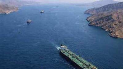 إيران توقف ناقلات النفط فى مضيق هرمز بعد خرق وقف إطلاق النار