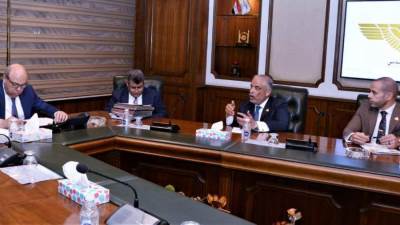 وزير الطيران المدني يستقبل عددًا من أعضاء مجلس النواب