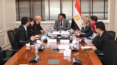 وزير الصناعة يبحث مع شركة لوريال مصر لصناعة مستحضرات التجميل خطتها لتعزيز استثماراتها في مصر