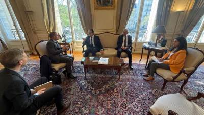 وزير الصحة يبحث التعاون الطبي مع مستشفى «أدولف دي روتشيلد» بفرنسا على هامش قمة الصحة الواحدة 2026