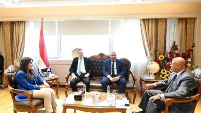 وزيرة الإسكان تبحث مع شركة «أكوا باور» سبل التعاون المشترك في مجال إنشاء وتشغيل محطات تحلية مياه البحر