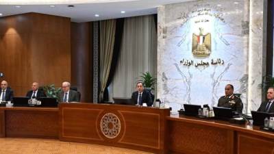 رئيس الوزراء: إغلاق المحال الساعة 11 مساء بدلا من 9  حتى نهاية أبريل