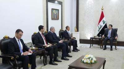 وزير الخارجية ينقل رسالة شفهية من الرئيس السيسي لرئيس وزراء العراق