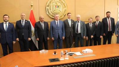 وزير الكهرباء يبحث مع وفد لجنة الطاقة بمجلس الدوما الروسي التعاون والشراكة ومستجدات العمل في مشروعات الطاقة النظيفة والمتجددة ومشروع المحطة النووية بالضبعة