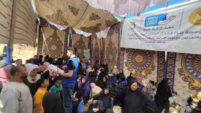 رئيس الوزراء يستعرض جهود اللجنة الطبية العليا والاستغاثات بمجلس الوزراء بالتعاون مع مؤسسات المجتمع المدني