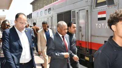 "السكة الحديد" تُسيّر قطارًا لنقل المواطنين السودانيين ضمن مشروع "العودة الطوعية"  - مندوبا النقل