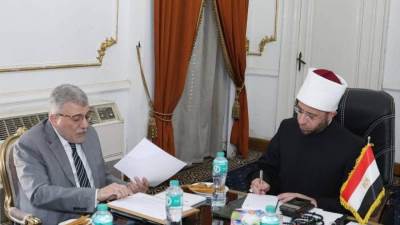 وزير الأوقاف يعقد اجتماعًا مع قيادات هيئة الأوقاف لبحث تنمية الموارد وتعظيم استثمارات الوقف