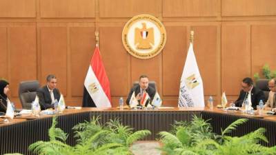 وزير التعليم العالي خلال لقائه الموسع بممثلي الاتحادات الطلابية والأسر المركزية بالجامعات والمعاهد