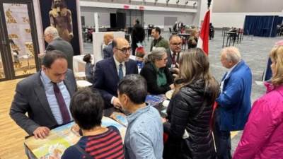 سفير مصر لدى كندا يفتتح الجناح المصري في معرض أوتاوا للسياحة والسفر