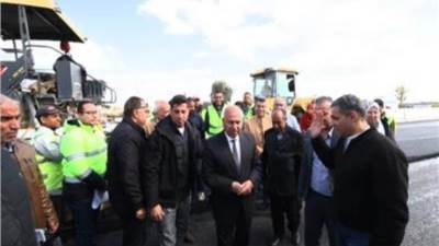 وزير النقل يتفقد طريق بئر العبد ويقف على آخر استعدادات تأهيل الطريق الدولى