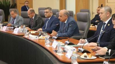 وزير الكهرباء يجتمع ورئيس شركة "روسآتًوم" الروسية وفريق العمل القائم على مشروع محطة الضبعة النووية