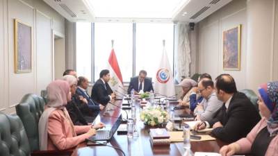 وزير الصحة يناقش تعزيز التعاون مع جمعية الإيثار لتطوير مستشفى الكبد المصري ببلطيم