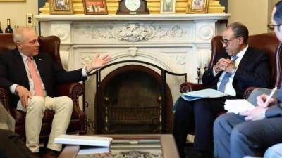 وزير الخارجية يلتقي زعيم الأغلبية الجمهورية بمجلس النواب الأمريكي