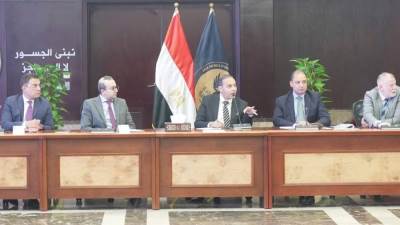 رئيس الهيئة العامة للرقابة المالية يبحث مع شركات تمويل المشروعات المتوسطة والصغيرة ومتناهية الصغر سبل تطوير آليات التمويل وتعزيز كفاءة النشاط