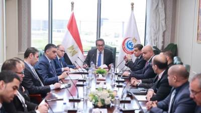 وزير الصحة والسكان يترأس اجتماع اللجنة العليا لمتابعة توافر واستقرار سوق الدواء