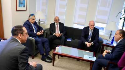 وزير الخارجية يؤكد ثوابت الموقف المصري من القضية الفلسطينية ويبحث مع البنك الدولي دعم إعادة إعمار غزة