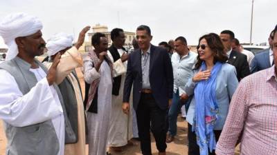 وزيرة الثقافة تلتقي ممثلي قبائل شلاتين وتعلن اختيار الفرق المتميزة لتقديم الفلكلور الخاص بالمنطقة عالميًا