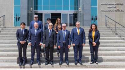 رئيس اقتصادية قناة السويس يستقبل سفير اليابان بالقاهرة لبحث فرص التعاون في المجالات الصناعية والتكنولوجية