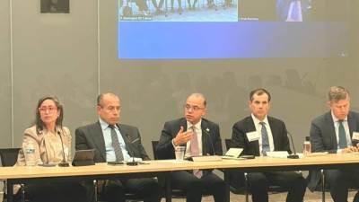 وزير الاستثمار يعرض رؤية مصر لتعزيز التنافسية وجذب الاستثمارات خلال حوار موسع مع 24 مؤسسة استثمارية أمريكية بتنظيم مكتب المحاماة العالمي “DLA Piper”