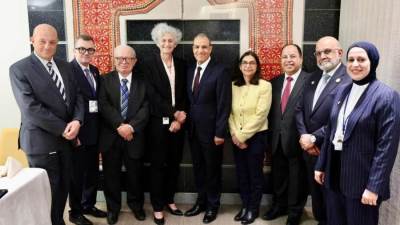 وزير الخارجية يلتقي مع نائب رئيس البنك الدولي للبنية التحتية