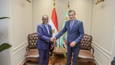 وزير الزراعة يبحث التعاون مع المستشار الاقتصادي للرئيس الإريتري ووزير التجارة