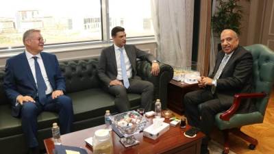 وزراء "الكهرباء" و"البترول" و"الصناعة" يبحثون ملفات العمل المشتركة وضمان الاستدامة وأمن الطاقة وتأمين الاستمرارية وتحقيق الكفاءة في القطاعات الصناعية