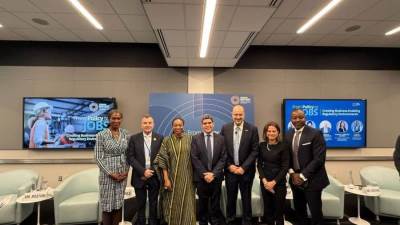 وزير التخطيط يستعرض إجراءات الإصلاح الاقتصادي لتمكين القطاع الخاص وتحفيز البيئة الاقتصادية وريادة الأعمال