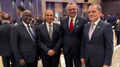 وزير الخارجية يجري سلسلة من اللقاءات الجانبية