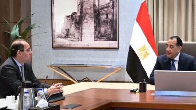 رئيس الوزراء يستعرض مع وزير المالية أبرز النشاطات واللقاءات في اجتماعات صندوق النقد والبنك الدوليين بواشنطن