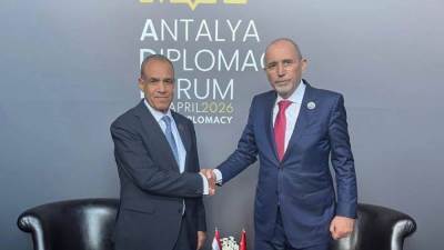 وزير الخارجية يلتقي بنظيره الأردني على هامش منتدى أنطاليا الدبلوماسي