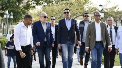 وزير الشباب والرياضة ومحافظ الجيزة يتفقدان أعمال التطوير بنادي الصيد بأكتوبر