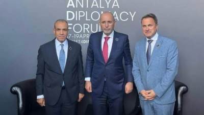وزير الخارجية يلتقي مع وزيرى خارجية الأردن ولوكسمبورج على هامش منتدى أنطاليا الدبلوماسي