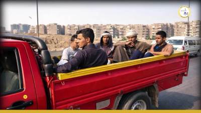 "النقل" تحذر المواطنين من مخاطر استخدام عربات نقل غير مخصصة لنقل الركاب