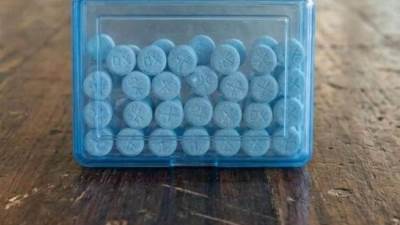 جمارك مطار شرم الشيخ تحبط محاولة تهريب أقراص مخدرة