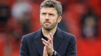 مايكل كاريك يتحدث عن مستقبله وموقفه من الاستمرار مع مانشستر يونايتد الموسم المقبل