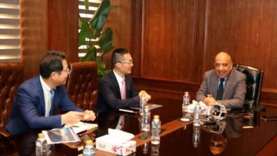 وزير الكهرباء يبحث مع "هواوي" سبل دعم التعاون بمجالات الطاقة المتجددة والتخزين