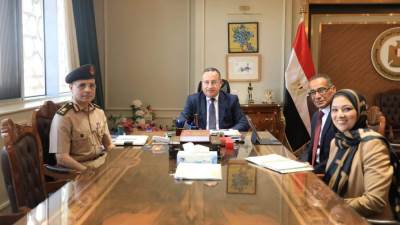 وزير التعليم العالي يتابع تطورات مشروع الجينوم المصري 