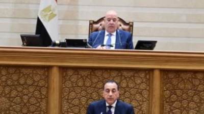 الحكومة: زيادة الأجور 21% ورفع الحد الأدنى لـ8 آلاف جنيه يوليو القادم