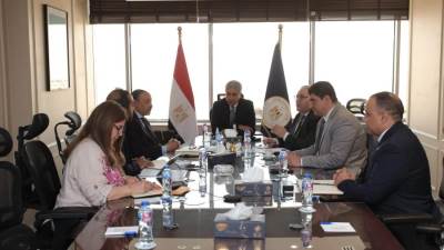 وزير السياحة يبحث سبل تطوير منظومة العمل في مجال الغوص والأنشطة البحرية في مصر