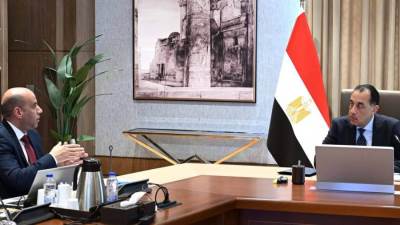 رئيس الوزراء يلتقي وزير العمل لاستعراض عدد من ملفات عمل الوزارة