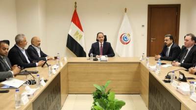 نائب وزير الصحة يبحث مع "اتصالات مصر" و"STM" رقمنة القطاع الصحي وتطوير البنية التكنولوجية