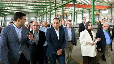 رئيس الوزراء يفتتح مصنع "شانغ يوان" للهياكل الفولاذية بمنطقة السخنة الصناعية باستثمارات 3 ملايين دولار