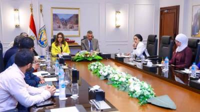 وزيرة التنمية المحلية والبيئة ومحافظ جنوب سيناء يستعرضان الموقف التنفيذي لمشروع شرم الشيخ مدينة خضراء  "جرين شرم"