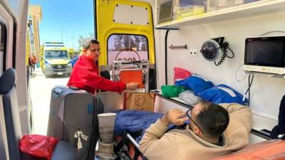 الهلال الأحمر المصري يدفع بـ 105 آلاف سلة غذائية عبر قافلة "زاد العزة" الـ 182