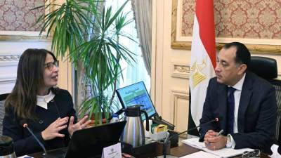 رئيس الوزراء يستعرض مع وزيرة الثقافة الأهداف الاستراتيجية للوزارة ونشاطها في الفترة من فبراير وحتى أبريل 2026