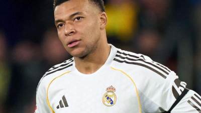 غضب جماهير ريال مدريد يتصاعد ضد كيليان مبابي وإدواردو كامافينجا