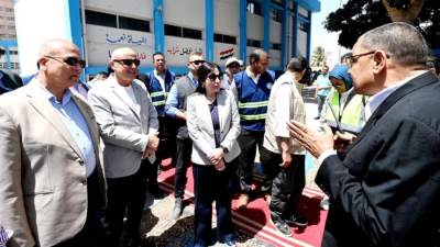 وزيرة الإسكان ومحافظ الأقصر يتفقدان محطة مياه الأقصر الغربية
