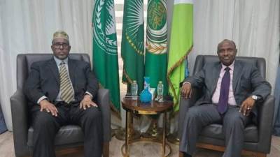 سفير الصومال بالقاهرة يبحث مع نظيره الجيبوتي سبل تطوير التعاون الثنائي في مختلف المجالات