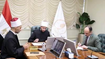 وزير الأوقاف يجتمع بمديري المديريات الحدودية عبر تقنية الاتصال المرئي لمتابعة العمل الدعوي والمجتمعي